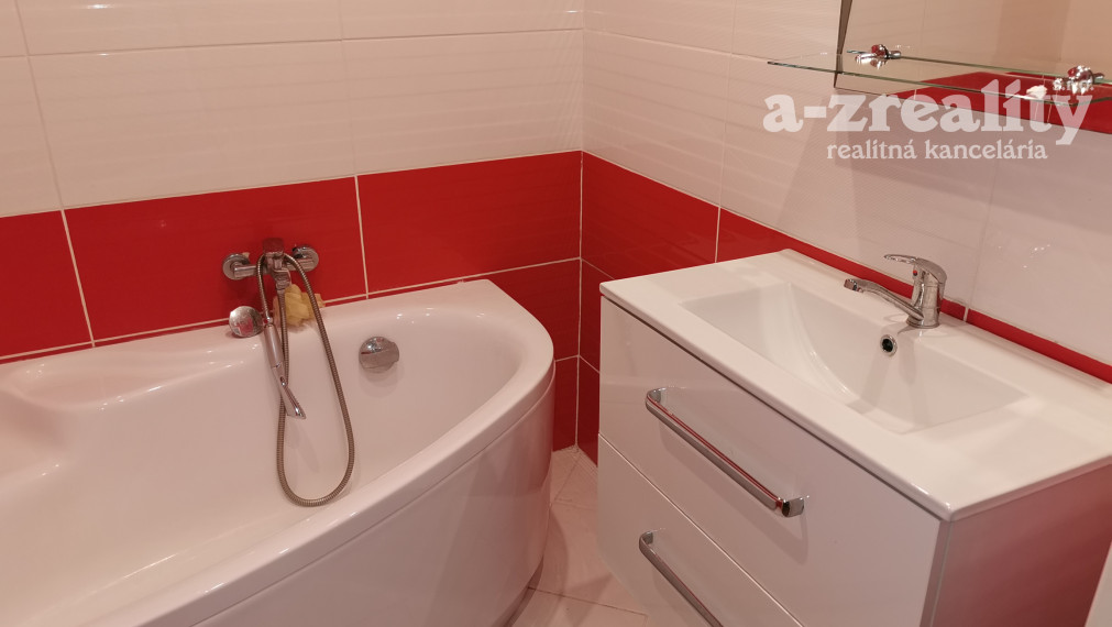 Na prenájom 1 izbový byt v Nových Zámkoch