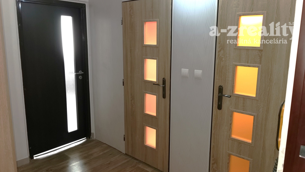 Na prenájom 1 izbový byt v Nových Zámkoch