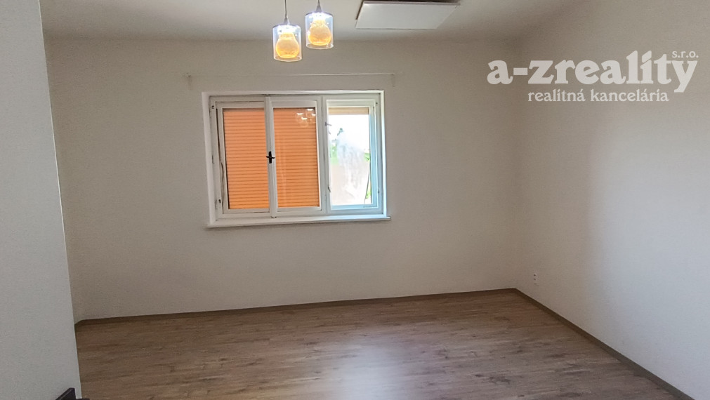 Na prenájom 4 izbový rodinný dom v obci Tvrdošovce