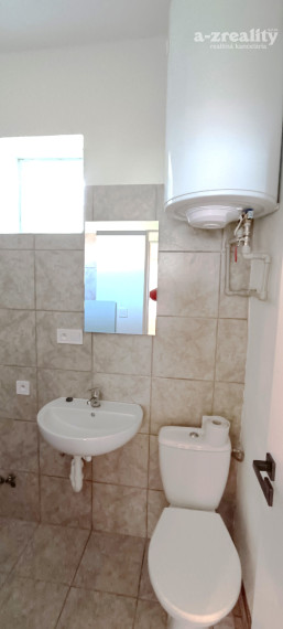 Na prenájom 4 izbový rodinný dom v obci Tvrdošovce