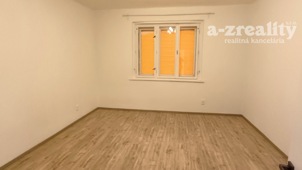 Na prenájom 4 izbový rodinný dom v obci Tvrdošovce