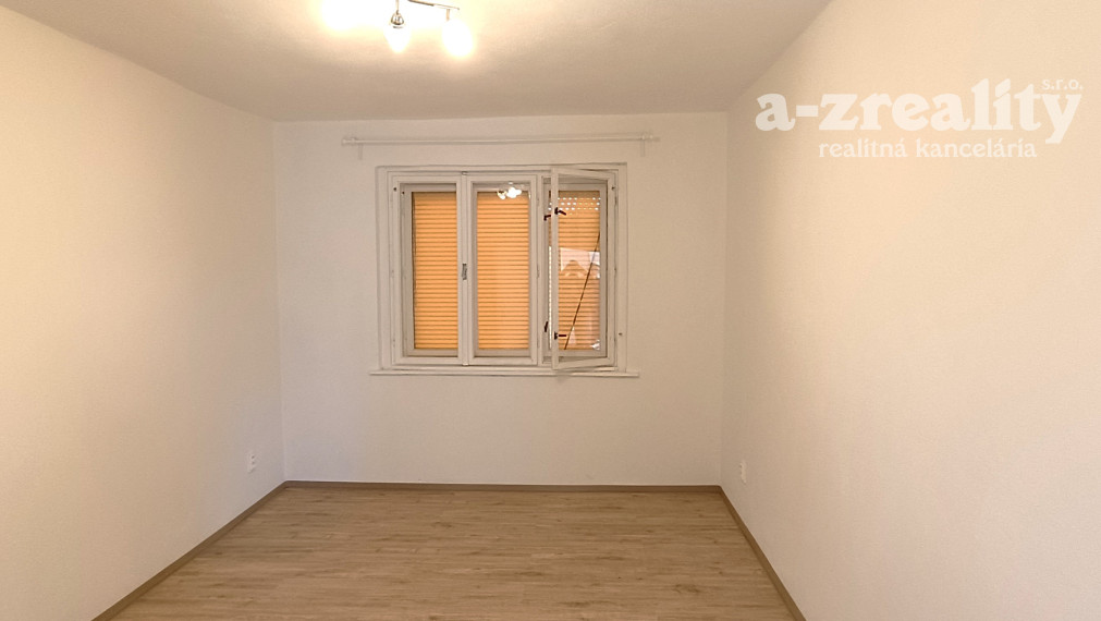 Na prenájom 4 izbový rodinný dom v obci Tvrdošovce