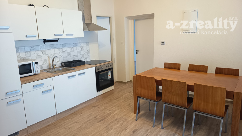 Na prenájom 4 izbový rodinný dom v obci Tvrdošovce