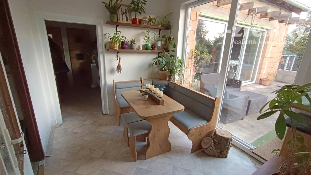 Na predaj čiastočne zrekonštruovaný rodinný dom v Jatove