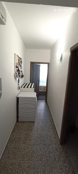 Na predaj zrekonštruovaný 3 izbový byt v Nových Zámkoch