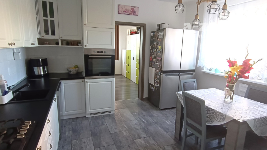 Na predaj zrekonštruovaný 3 izbový byt v Nových Zámkoch