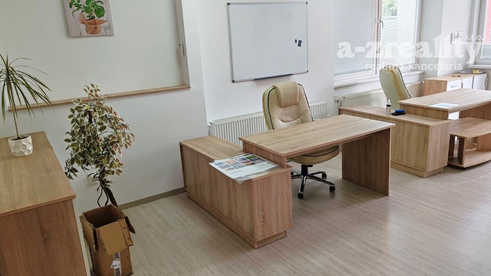 Priestory na bývanie a podnikanie na prenájom v dome v Komárne