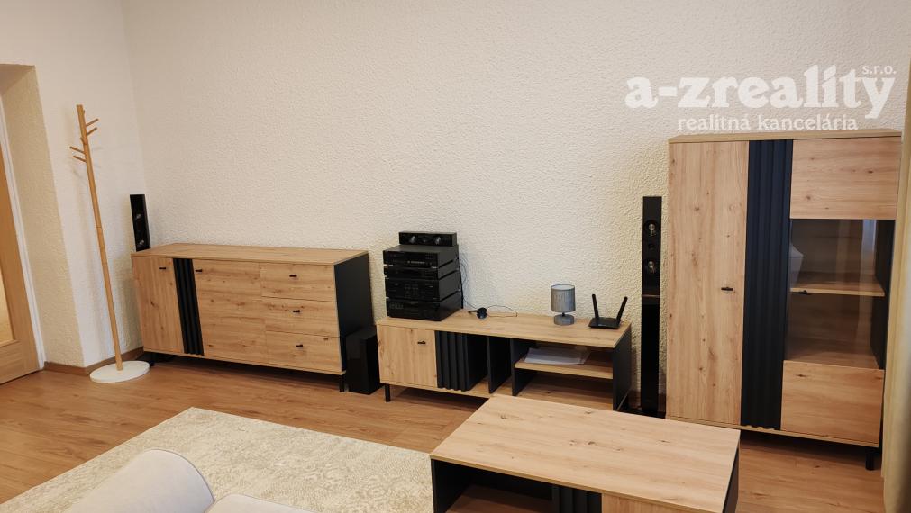 Zariadený veľký  2 izbový byt na prenájom v Komárne