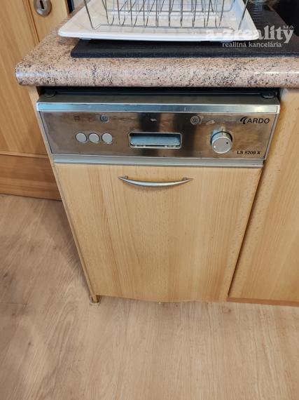 Zariadený veľký  2 izbový byt na prenájom v Komárne