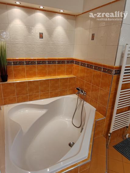 Zariadený veľký  2 izbový byt na prenájom v Komárne