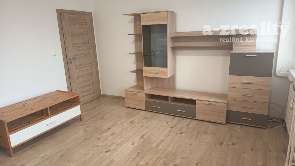 Na prenájom 1 izbový byt v Nových Zámkoch