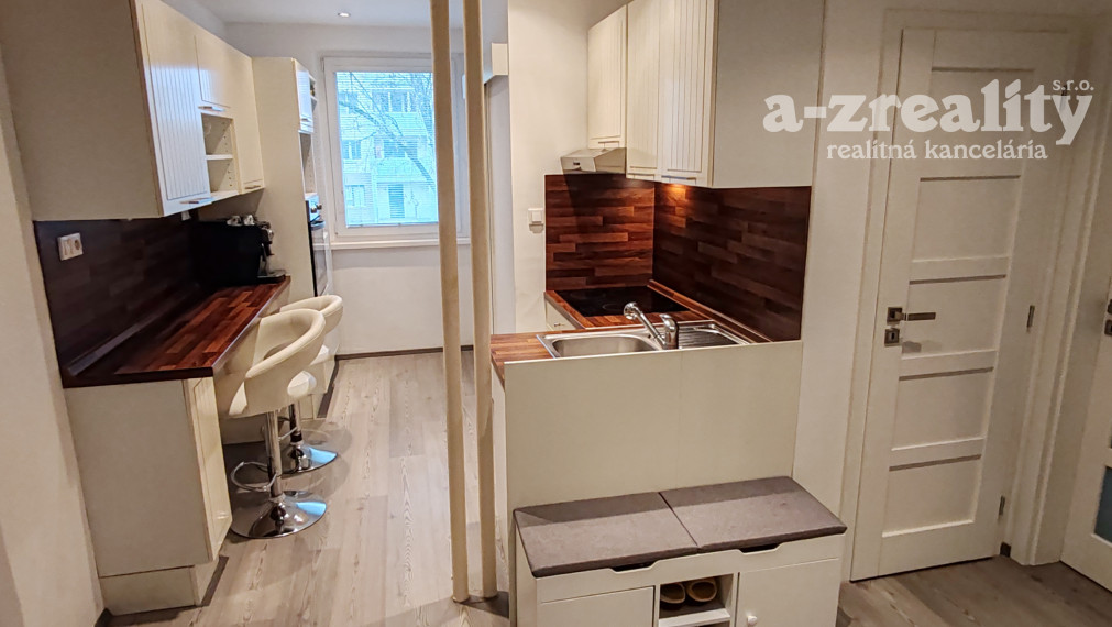 Pekný 2 izbový byt na prenájom neďaleko stanice