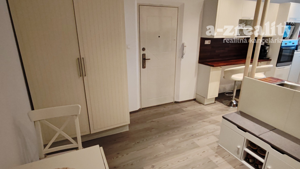 Pekný 2 izbový byt na prenájom neďaleko stanice