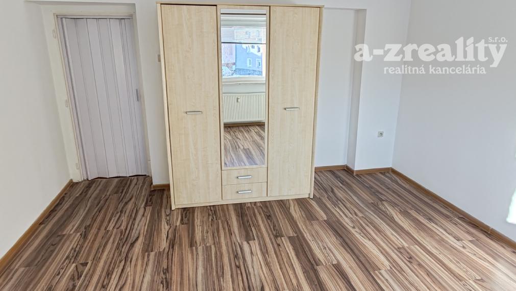 Prerobený 2 izbový byt na prenájom v Komárne