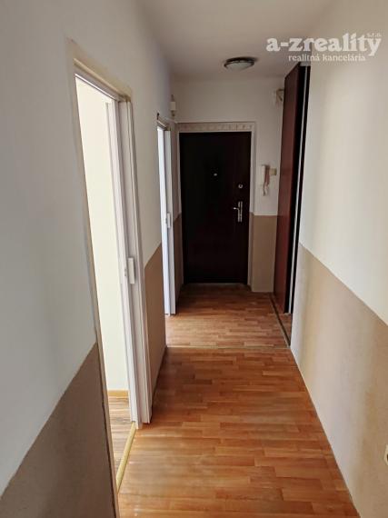 Prerobený 2 izbový byt na prenájom v Komárne