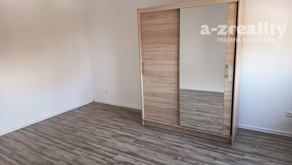 Na prenájom 1 izbový byt v Nových Zámkoch