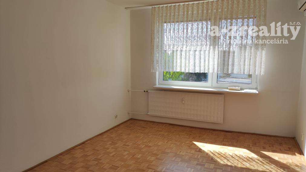 Na predaj 2 izbový byt v Nových Zámkoch