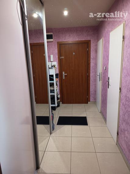 Na predaj 3 izbový byt s balkónom v Nových Zámkoch