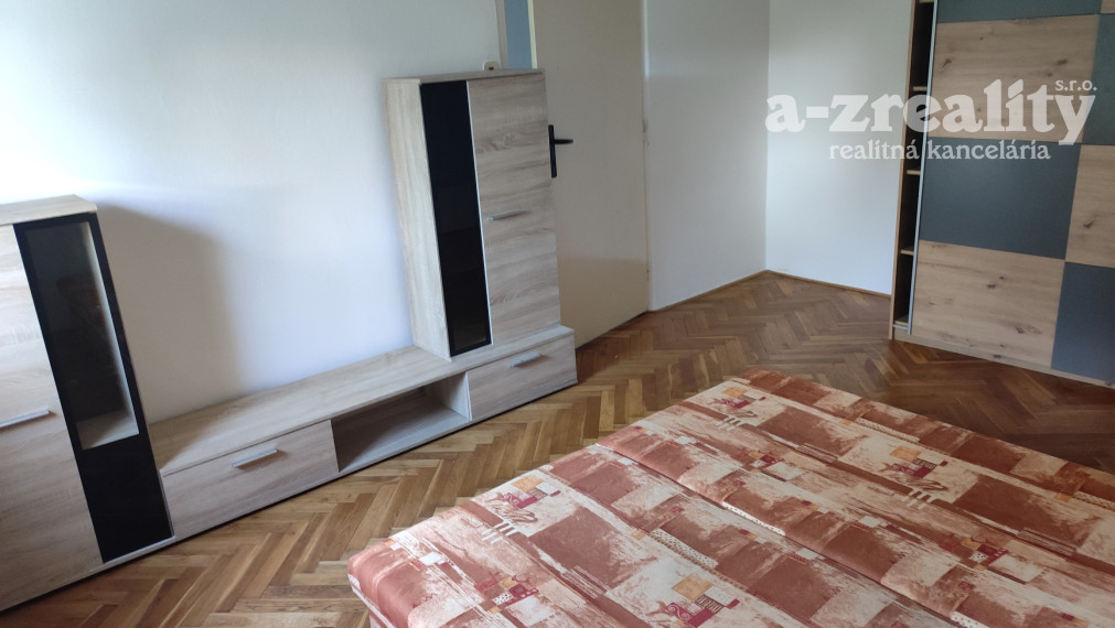 Na prenájom 1 izbový zariadený byt v Nových Zámkoch