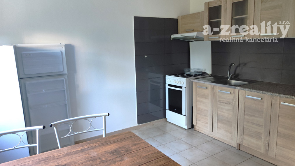 Na prenájom 1 izbový zariadený byt v Nových Zámkoch