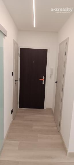 Na predaj nadštandardne prerobený 2 izbový byt v N. Zámkoch