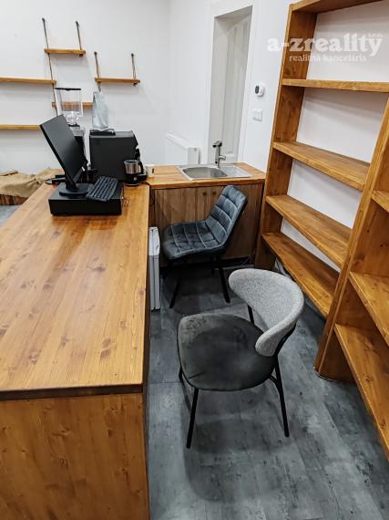 Veľký komerčný priestor na prenájom v centre Komárna