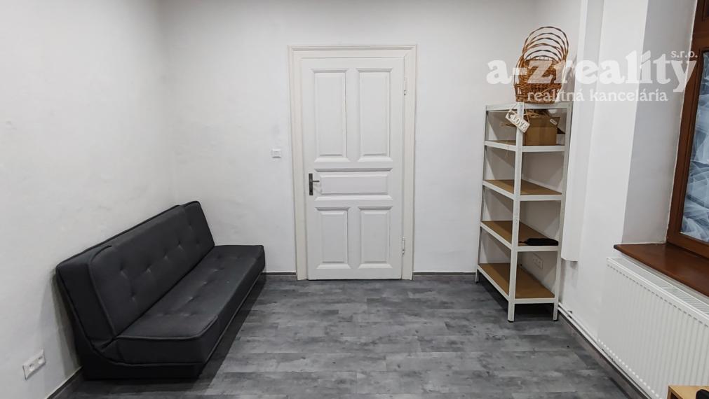 Veľký komerčný priestor na prenájom v centre Komárna