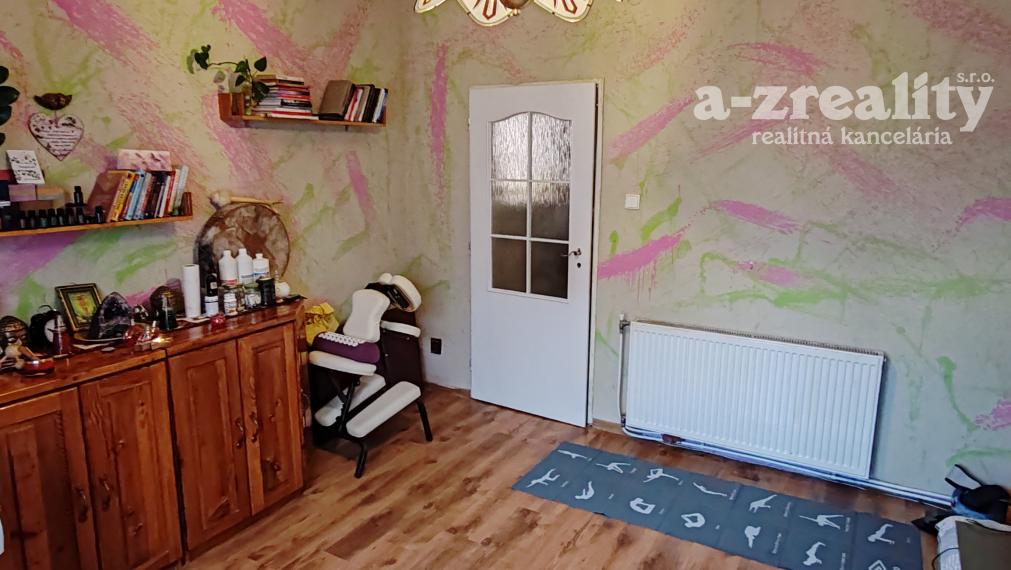 Rodinný dom so 4 izbami a terasou na predaj v Komárne