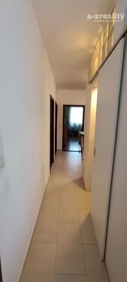 Na predaj veľký 3 izbový byt v Nových Zámkoch