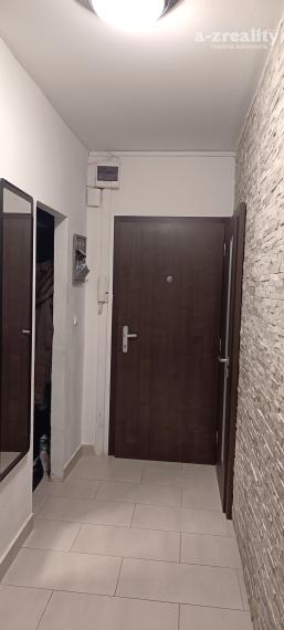 Na predaj veľký 3 izbový byt v Nových Zámkoch