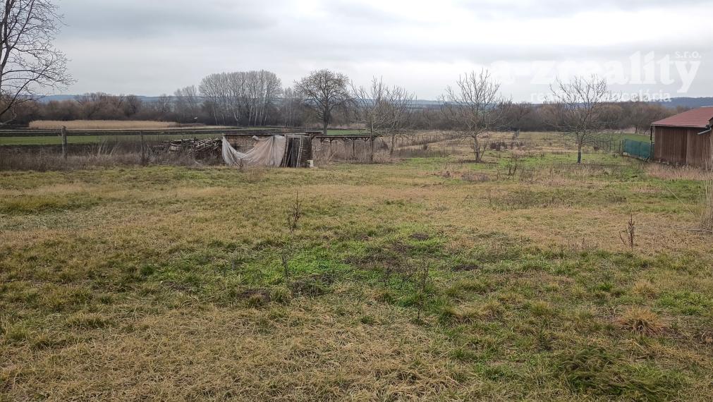 Na predaj velký pozemok v obci Nová Vieska