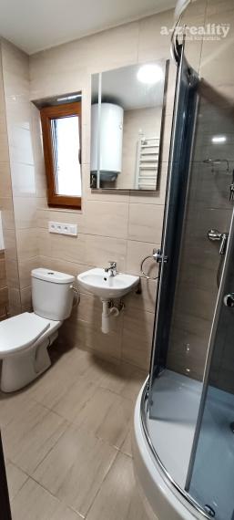 Na prenájom 3 zariadené byty v rodinnom dome v Kolte