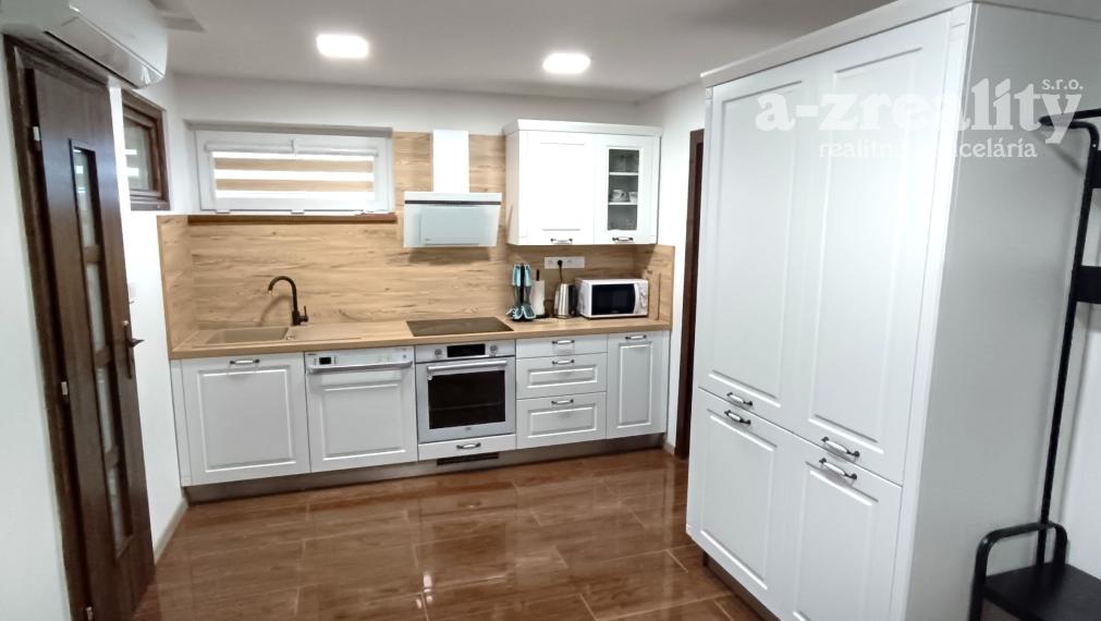 Na prenájom 3 zariadené byty v rodinnom dome v Kolte