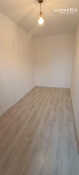 Na prenájom 1 izbový byt v Nových Zámkoch