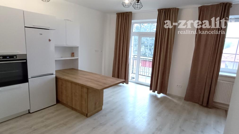 Na prenájom 1 izbový byt v Nových Zámkoch