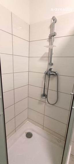 Na prenájom 1 izbový byt v Nových Zámkoch