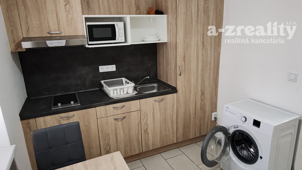 Na prenájom 1 izbový byt v Komárne