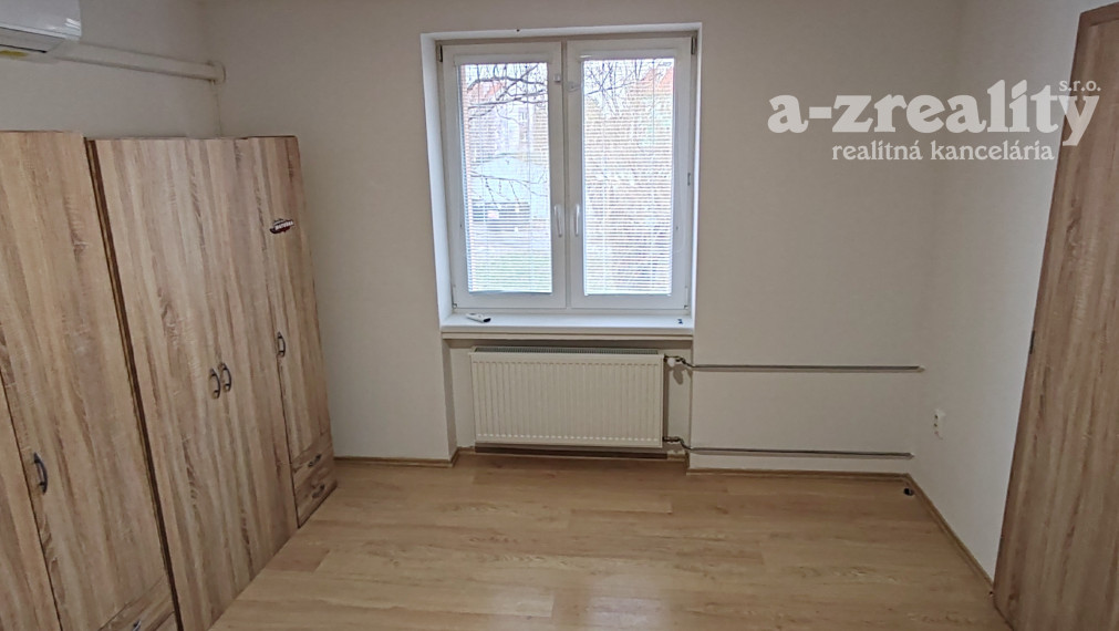 Na prenájom 3  izbový byt v Komárne