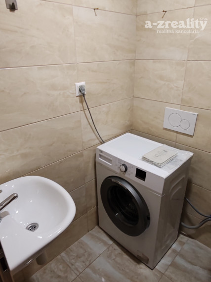 Na prenájom 3  izbový byt v Komárne