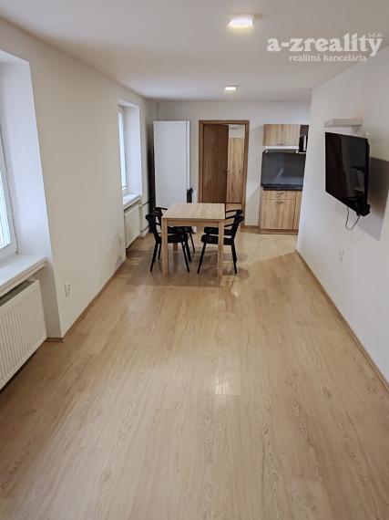 Na prenájom 3  izbový byt v Komárne