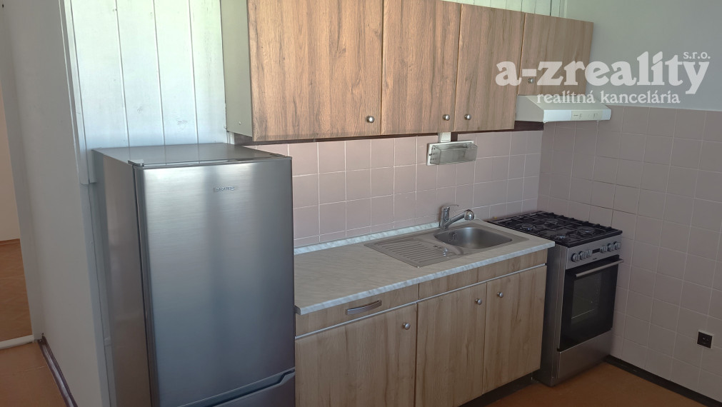 Prenájom 2 izbového bytu na sídlisku JUH v Nových Zámkoch,