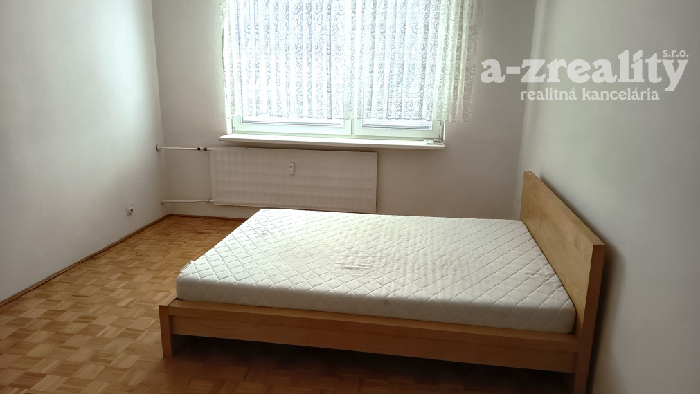 Na prenájom zariadený 2 izbový byt v Nových Zámkoch