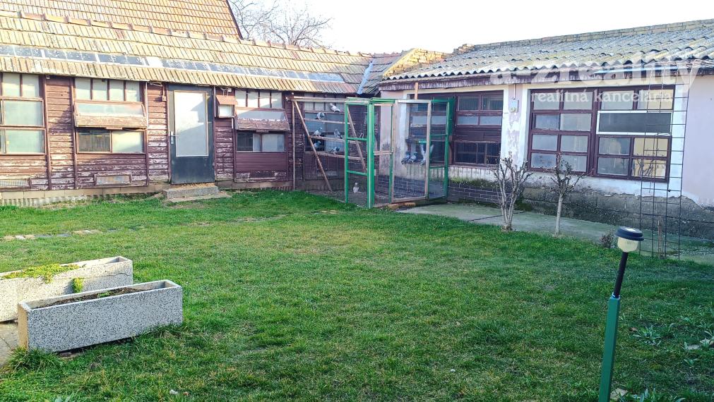 Na predaj rodinný dom s 2 byt.jednotkami v obci Andovce