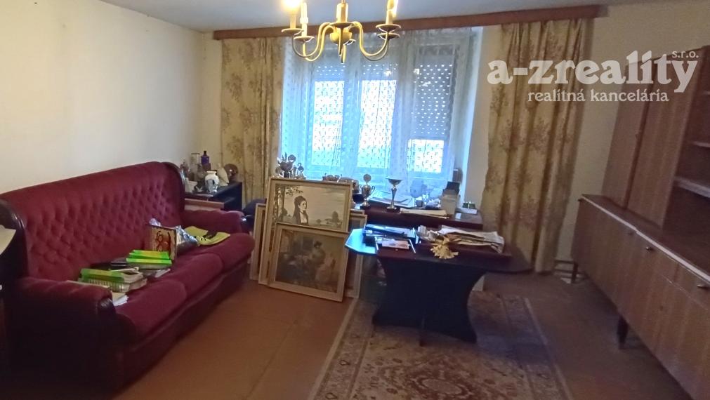 Na predaj rodinný dom s 2 byt.jednotkami v obci Andovce