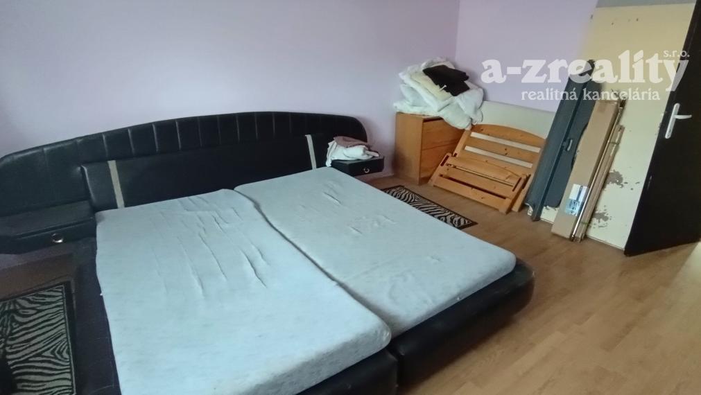 Na predaj rodinný dom s 2 byt.jednotkami v obci Andovce