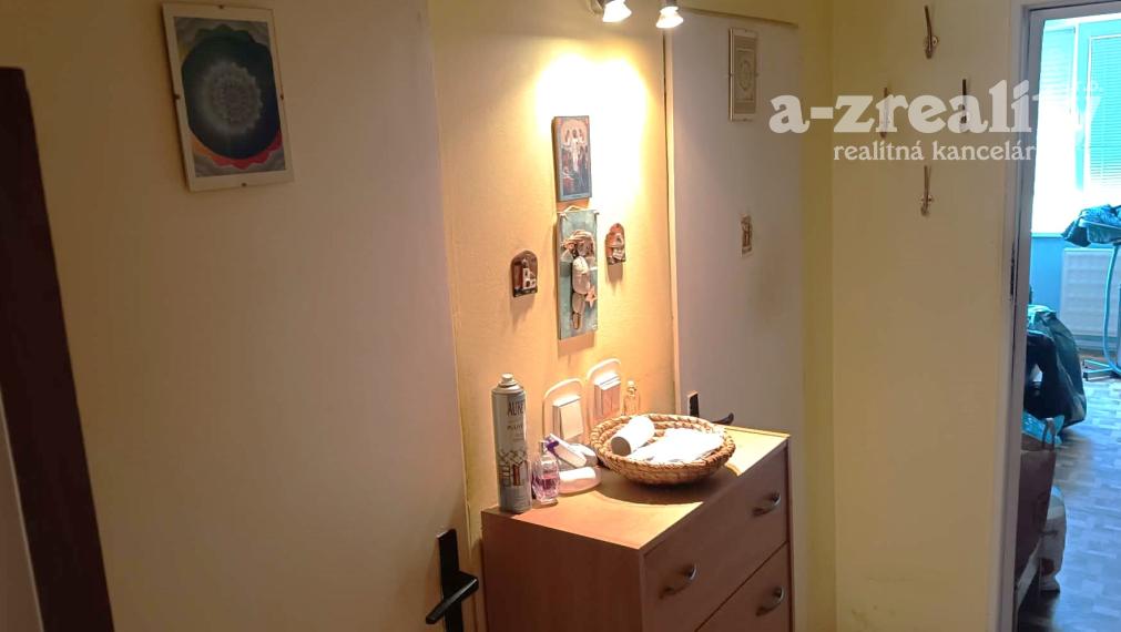 Na predaj veľký 1 izbový byt v Nových Zámkoch