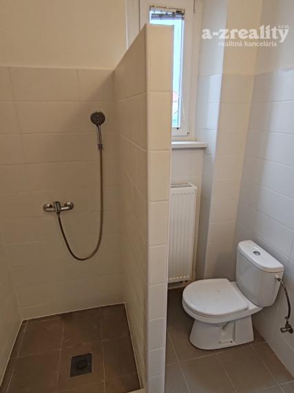 Komerčný objekt na prenájom v obci Šrobárová