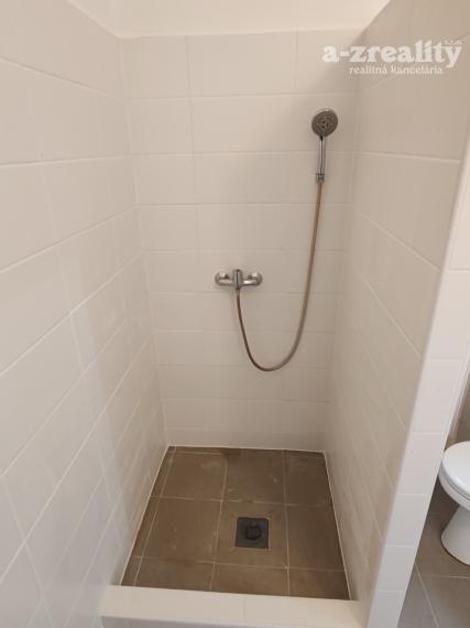 Komerčný objekt na prenájom v obci Šrobárová