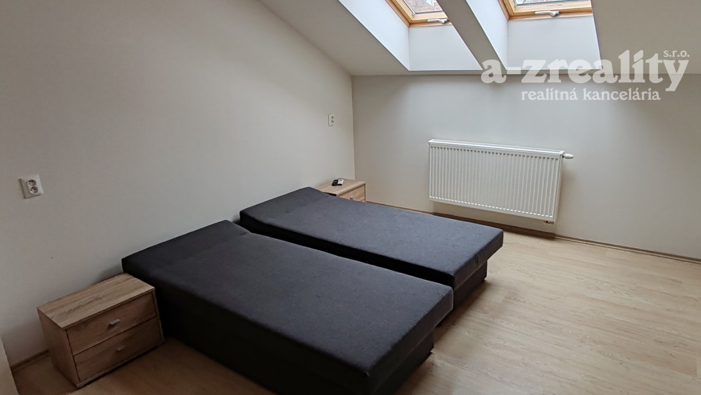 Na prenájom 3  izbový byt v Komárne