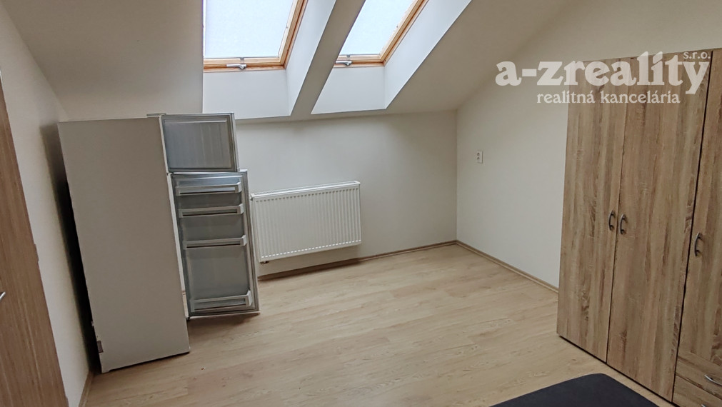 Na prenájom 3  izbový byt v Komárne